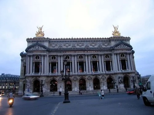 Paris, Day Two: John Arrives [Lunch at Le Petit Plateau, Le Loup Blanc]