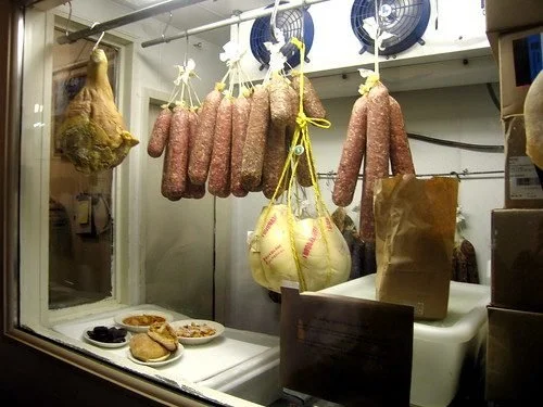 We Leave Seattle (with meals at Salumi & Dahlia Lounge)