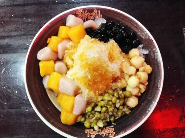 Farewell To Perth: Hawker Markets, Eat Drink Blog, A Food Truck Party, Aisuru Sushi, Flipside Burgers & Taiwanese Dessert