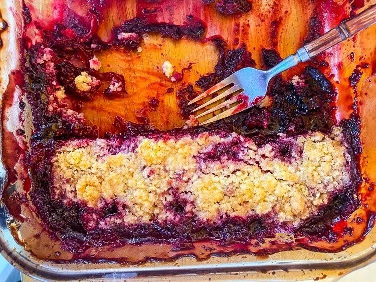 This Blackberry Peach Crisp is Summer in a Pan